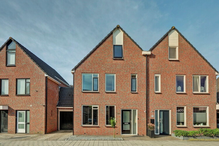 Kerkstraat 27