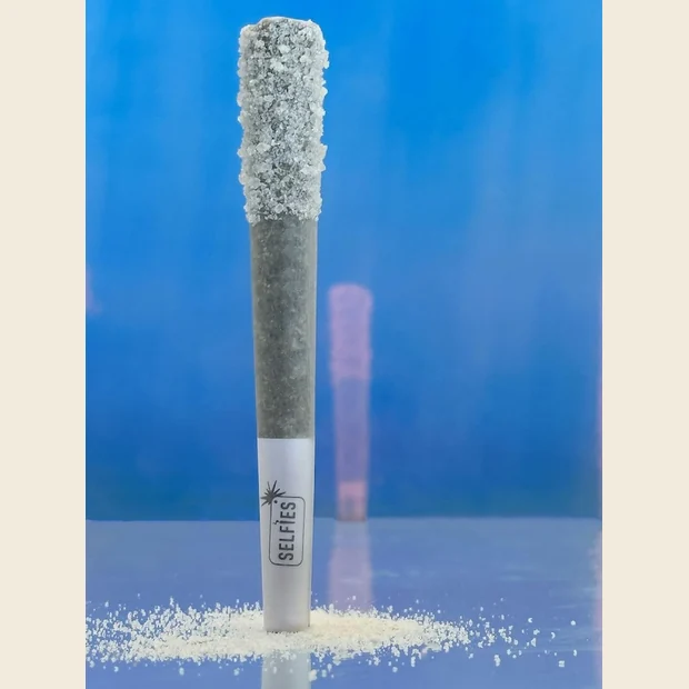 Maui Wowie Encrusted Groupie - 15g S - Selfies