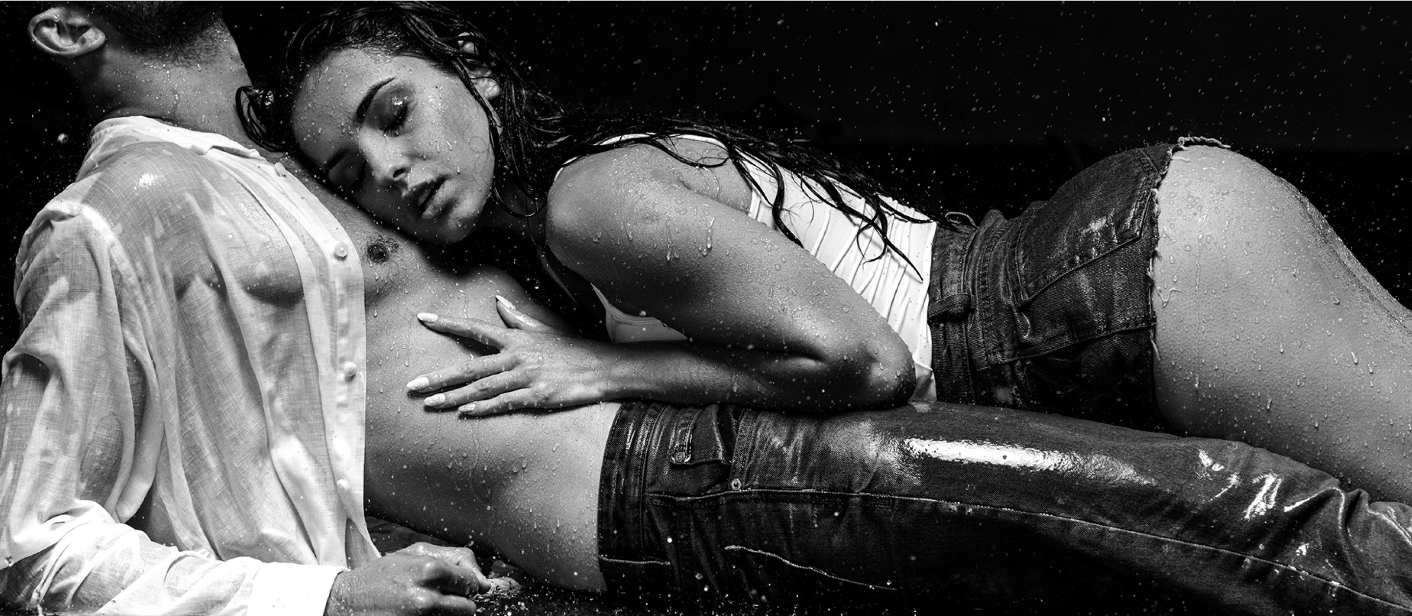 VYZYY: Redefining Luxury in Black & White hero banner