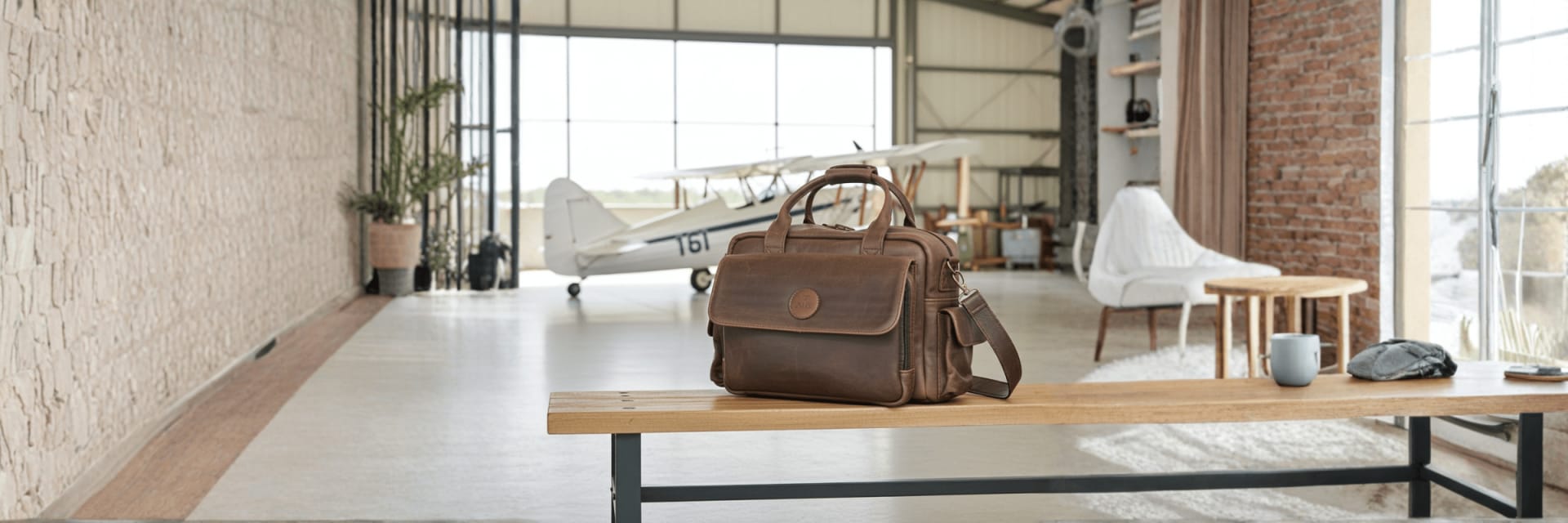 Leather Flight Bags for Pilots & Flight Crew banner image