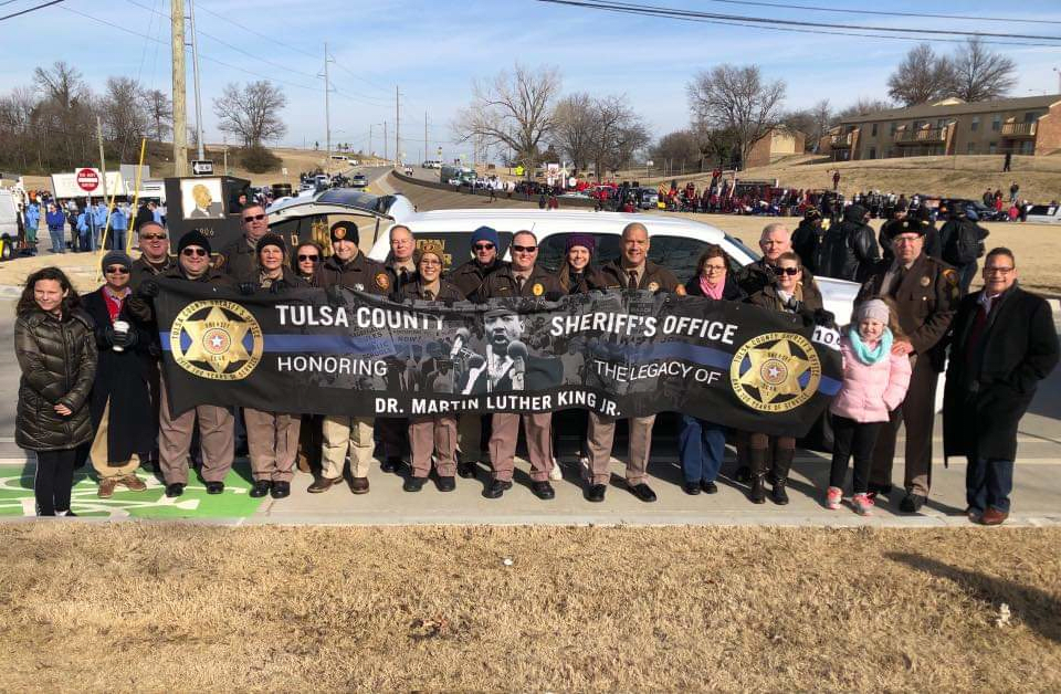 Several thousand honor MLK Jr. at 40th annual parade