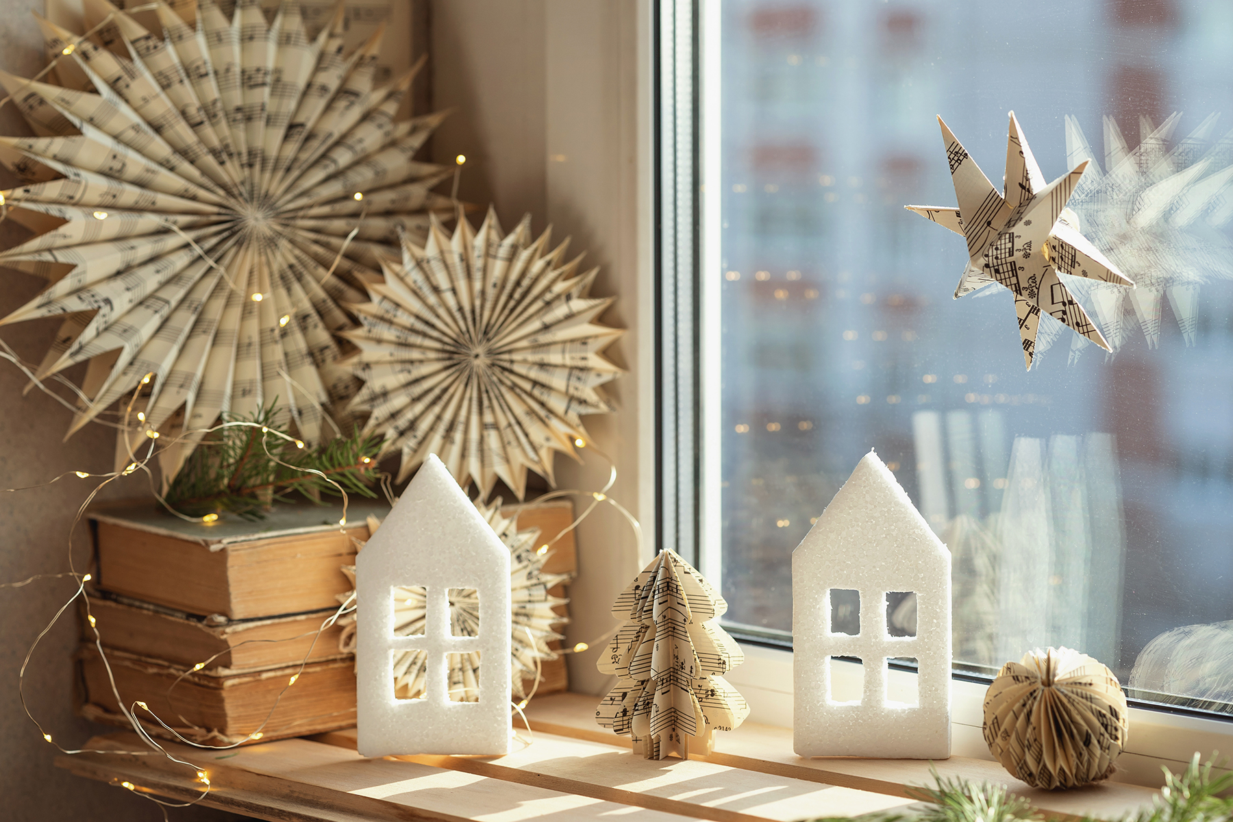 Homemade Holiday: 10 Crafts that Double as Decorations
