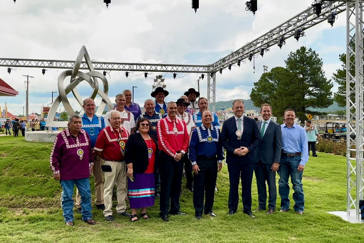 Sculpture celebrating Irish connection unveiled in Choctaw Nation