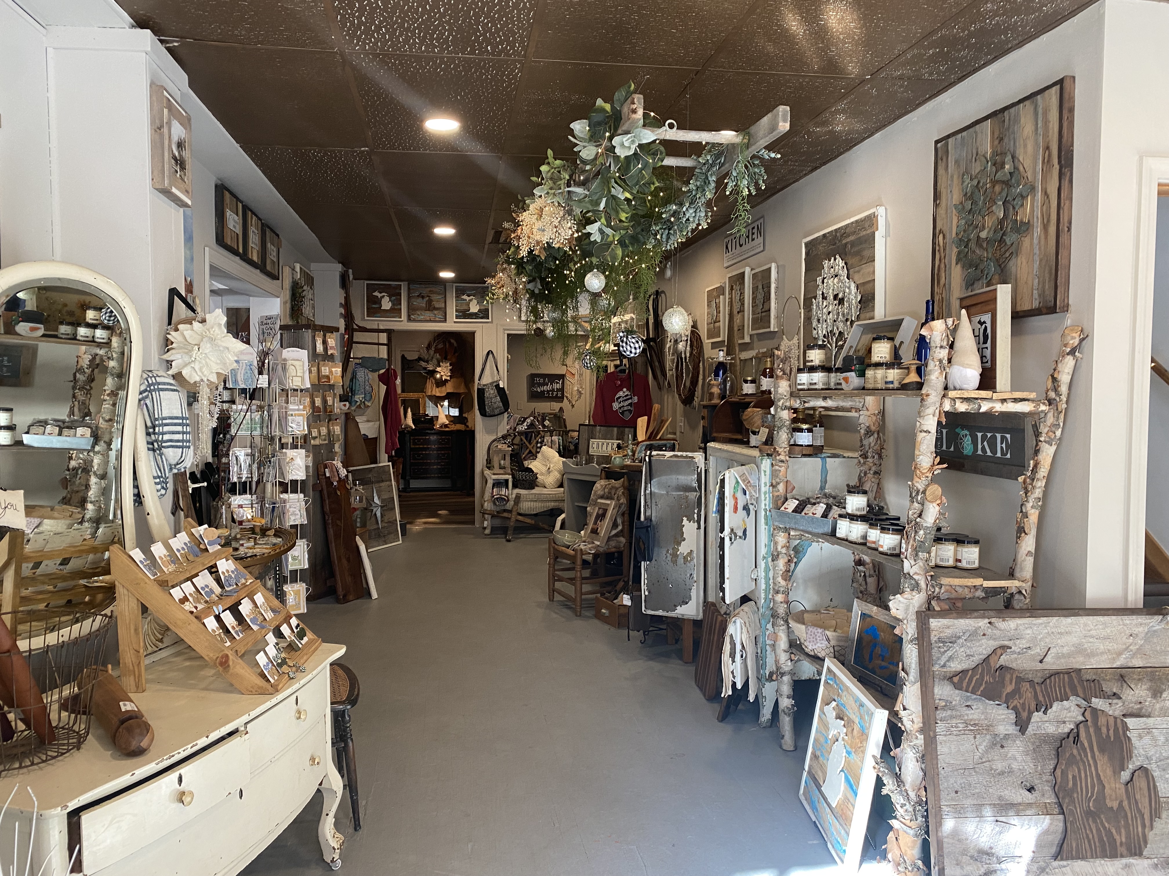 Michiganders encouraged to shop local during holiday season