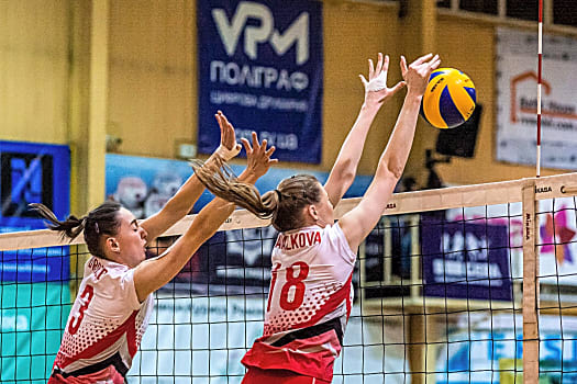 volleynetwork international - athletes - action picture - volleyball professional olena napalkova blocking