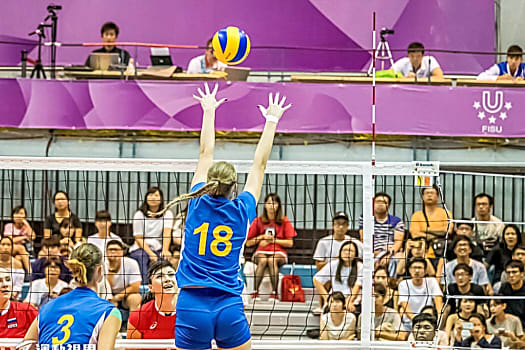 volleynetwork international - athletes - action picture - volleyball professional olena napalkova blocking