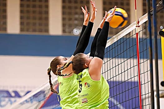 volleynetwork international - athletes - action picture - volleyball professional viktoriia dabeka blocking