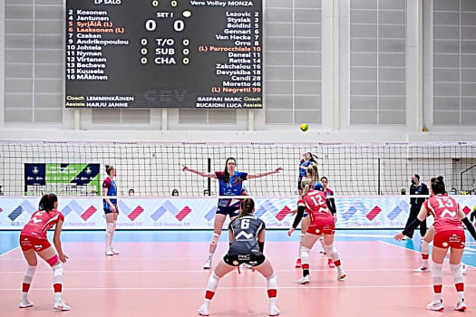 volleynetwork international - athletes - action picture - volleyball professional netta laaksonen receiving