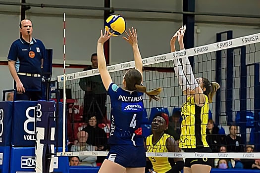 volleynetwork international - athletes - action picture - volleyball professional alla politanska setting