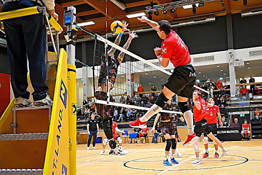 volleynetwork international - athletes - action picture - volleyball professional kyrylo klochko attacking