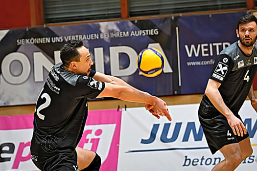 volleynetwork international - athletes - action picture - volleyball professional kyrylo klochko receiving