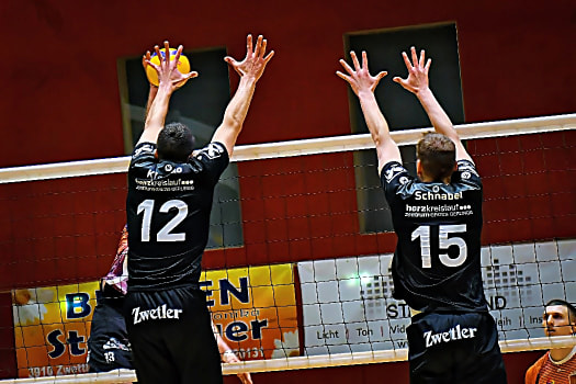 volleynetwork international - athletes - action picture - volleyball professional kyrylo klochko blocking