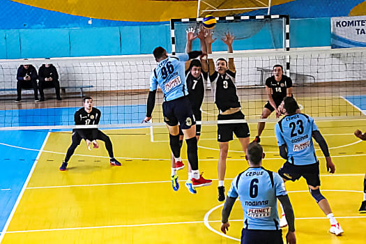 volleynetwork international - athletes - action picture - volleyball professional kyrylo klochko attacking