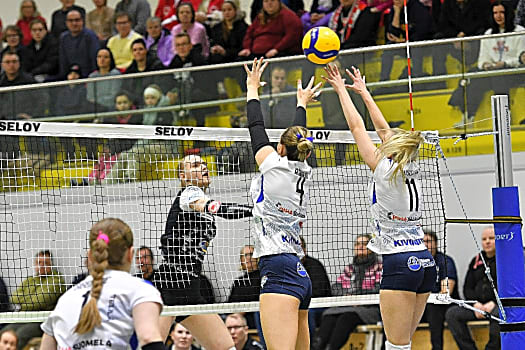 volleynetwork international - athletes - action picture - volleyball professional lotta kukkonen blocking