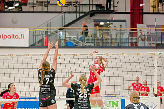 volleynetwork international - athletes - action picture - volleyball professional iina-reeta kaikkonen attacking