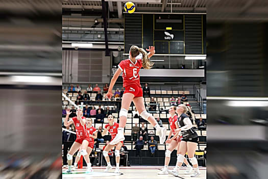 volleynetwork international - athletes - action picture - volleyball professional muusa helminen attacking