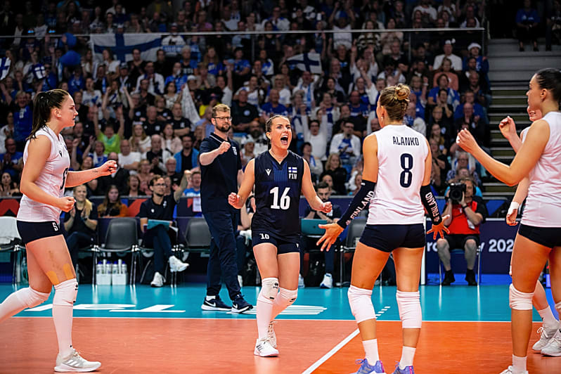 EuroVolleyW 2023: Finns silence home crowd in Tallinn with come-from-behind win (CEV)