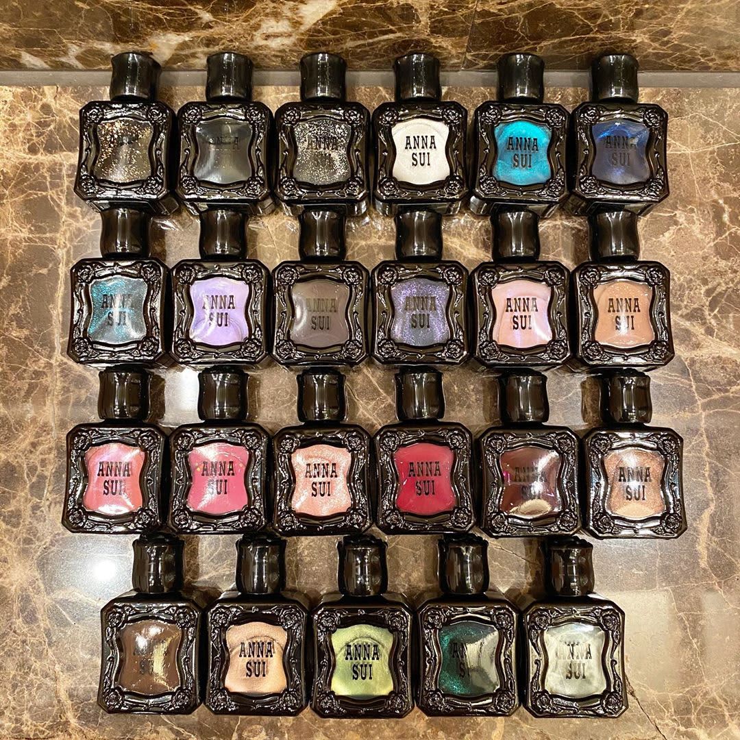 アナ スイ】なんと23色ものラインナップのネイルが！【編集部おすすめ