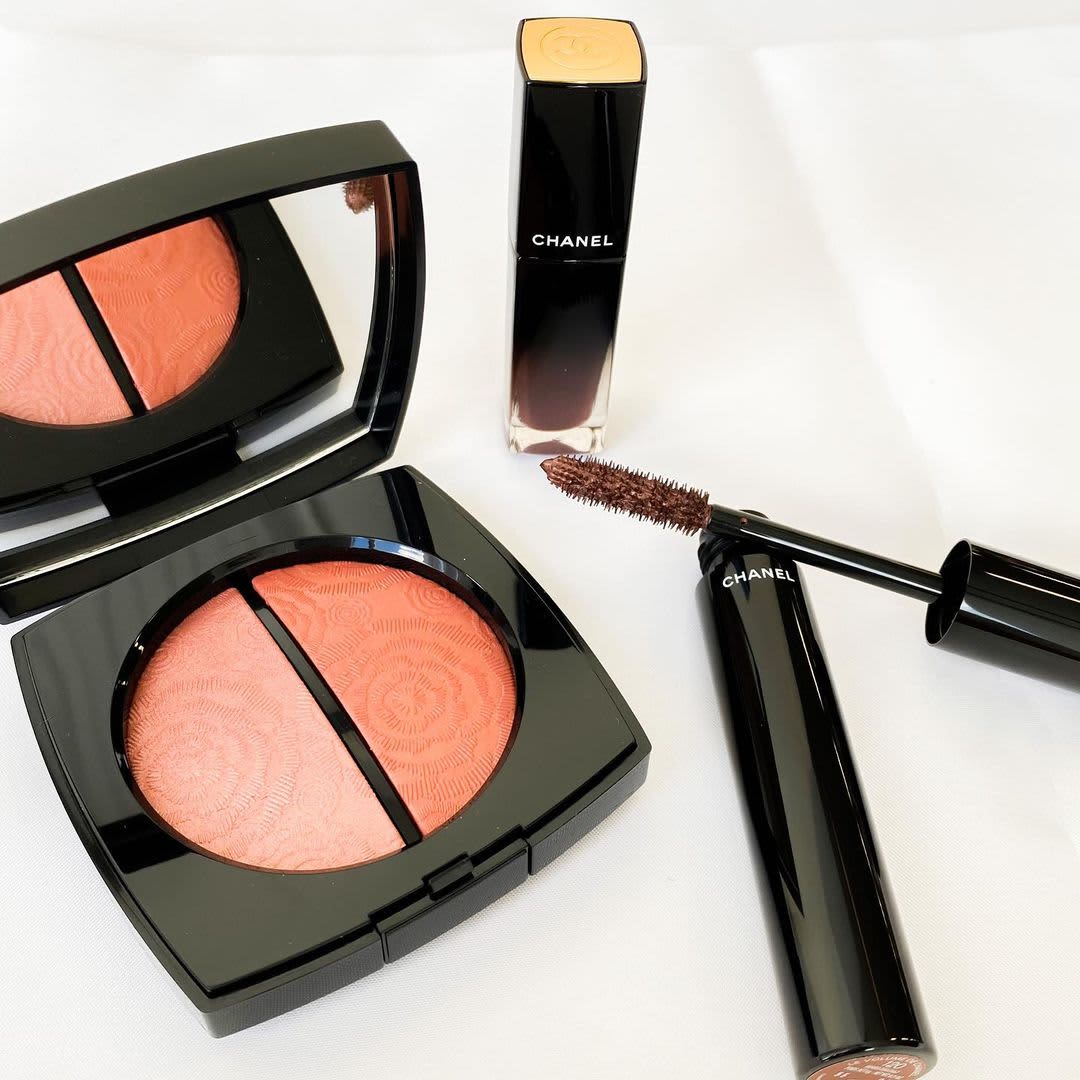【プレミアムな美しさをCHANELが贈る至福のセット、フェイスパウダーと口紅】 シャネル】花柄のフェイスパウダーは発見！【春コスメ2021】－美容
