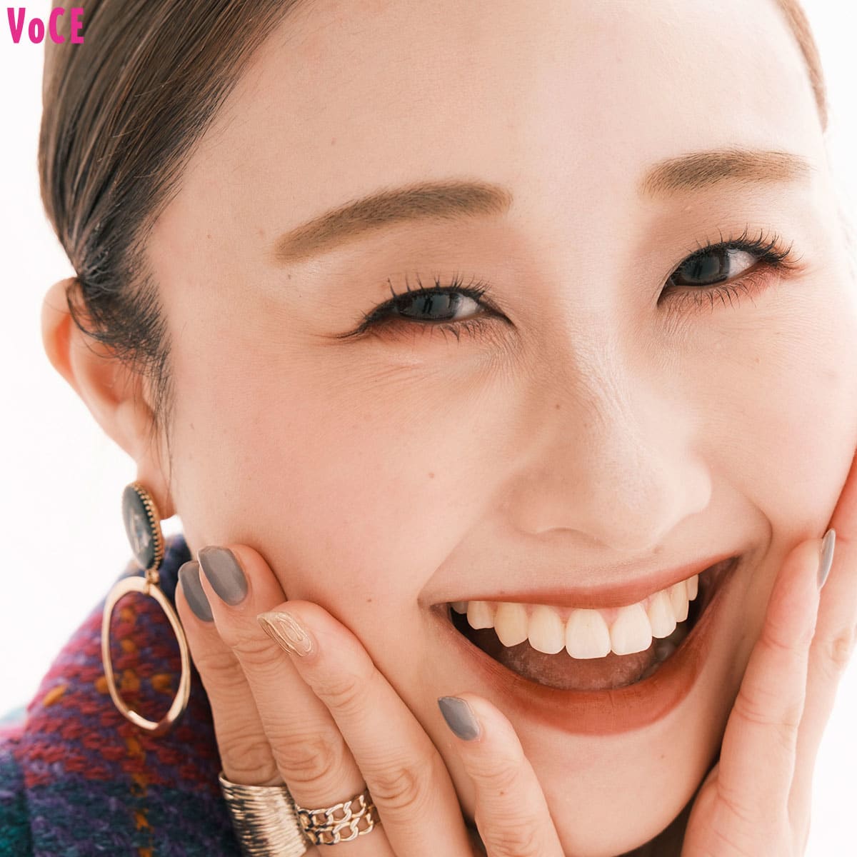 元宝塚歌劇団・花組娘役スター【音くり寿】リピ買いのプチプラコスメ