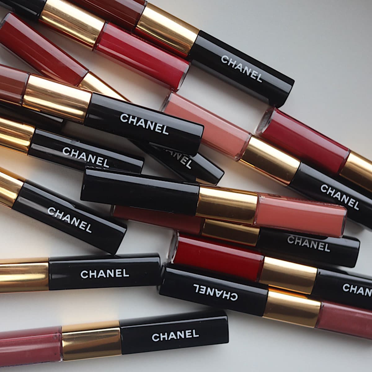 シャネル「ル ルージュ デュオ ウルトラ トゥニュ」を全色スウォッチ
