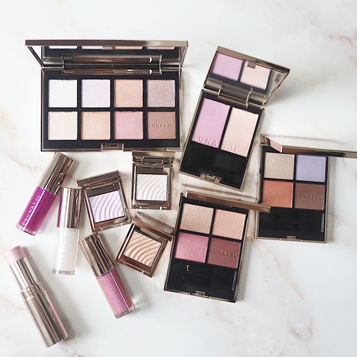 ルナソルの「2025年クリスマスコフレ」全色スウォッチ！イエベ、ブルベ