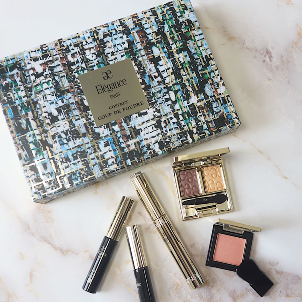 新品未開封エレガンス クリスマスコフレ 2025 エレガンスの「2025年クリスマスコフレ」全色スウォッチ！イエベ
