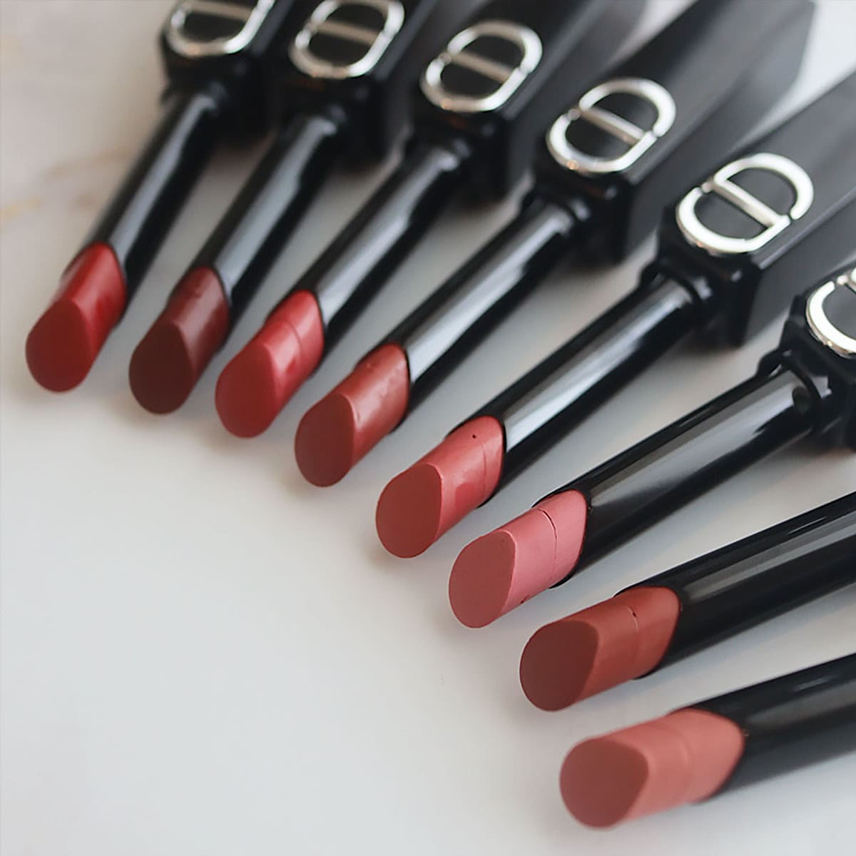 ディオール 「ルージュ ディオール オン ステージ」を全色スウォッチ