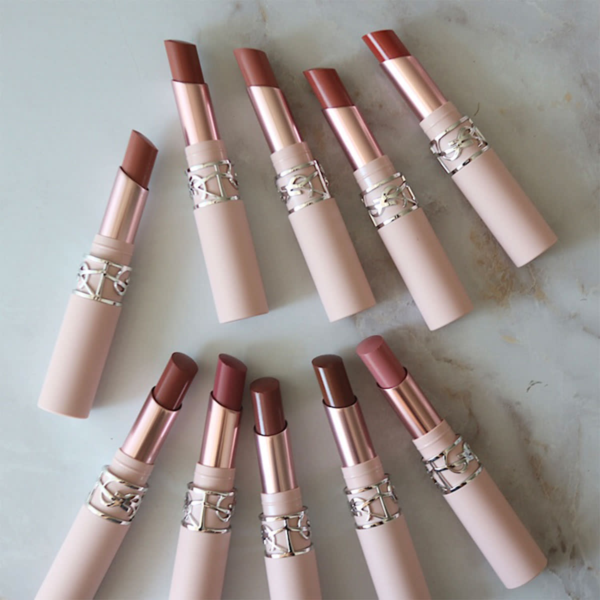 イヴ・サンローラン「YSL ラブヌード リップスティック」を全色 