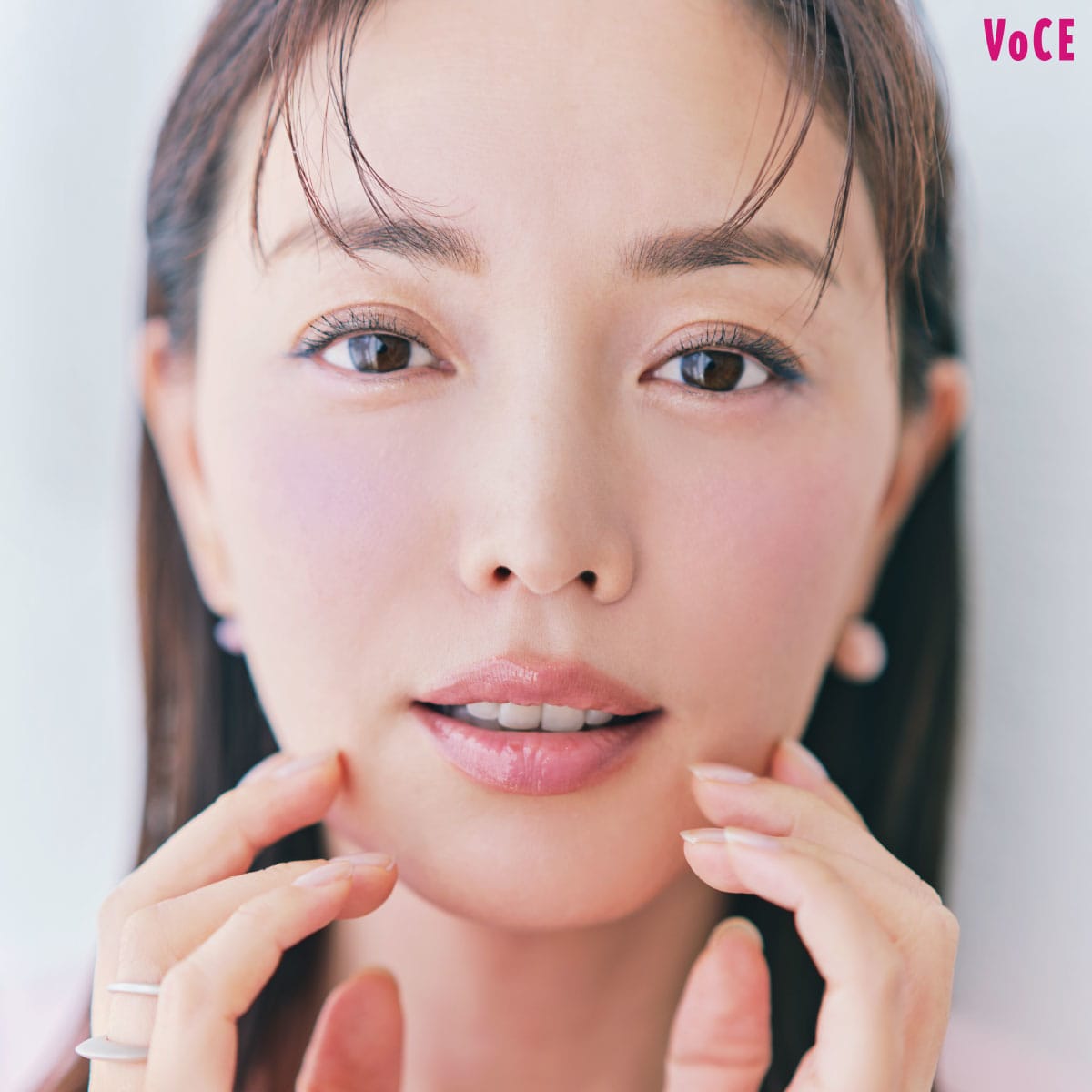 蛯原友里】春の訪れを感じる透明感たっぷりピンクメイク【エビちゃんの