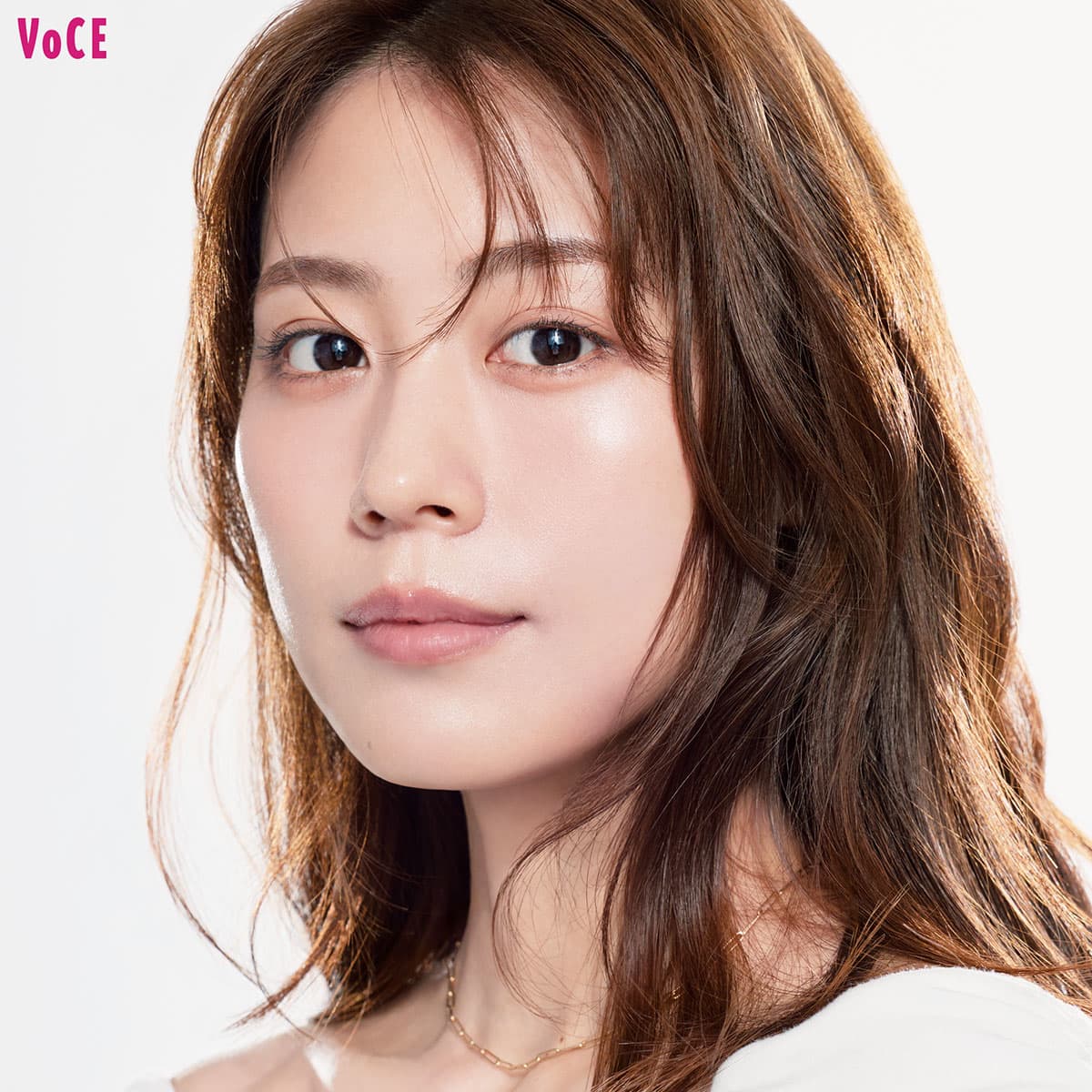 有村架純さんの生ツヤ肌（※1）に急接近！SOFINA Primavistaの本気