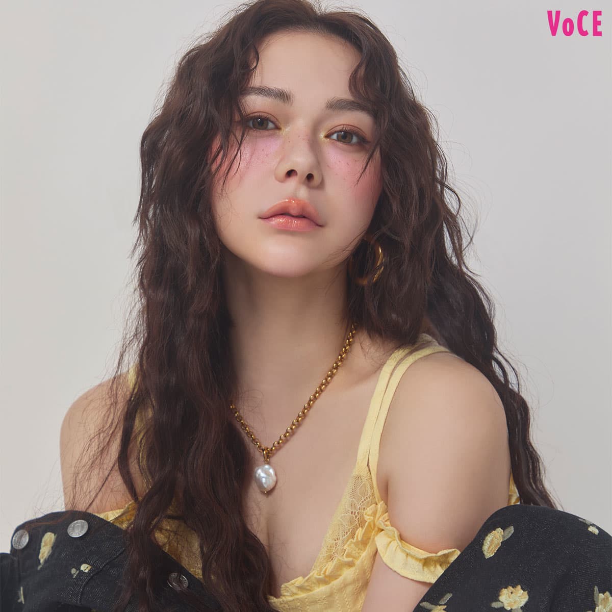 乳デカいし、いっか」村重杏奈さんがコンプレックスを克服したギャル