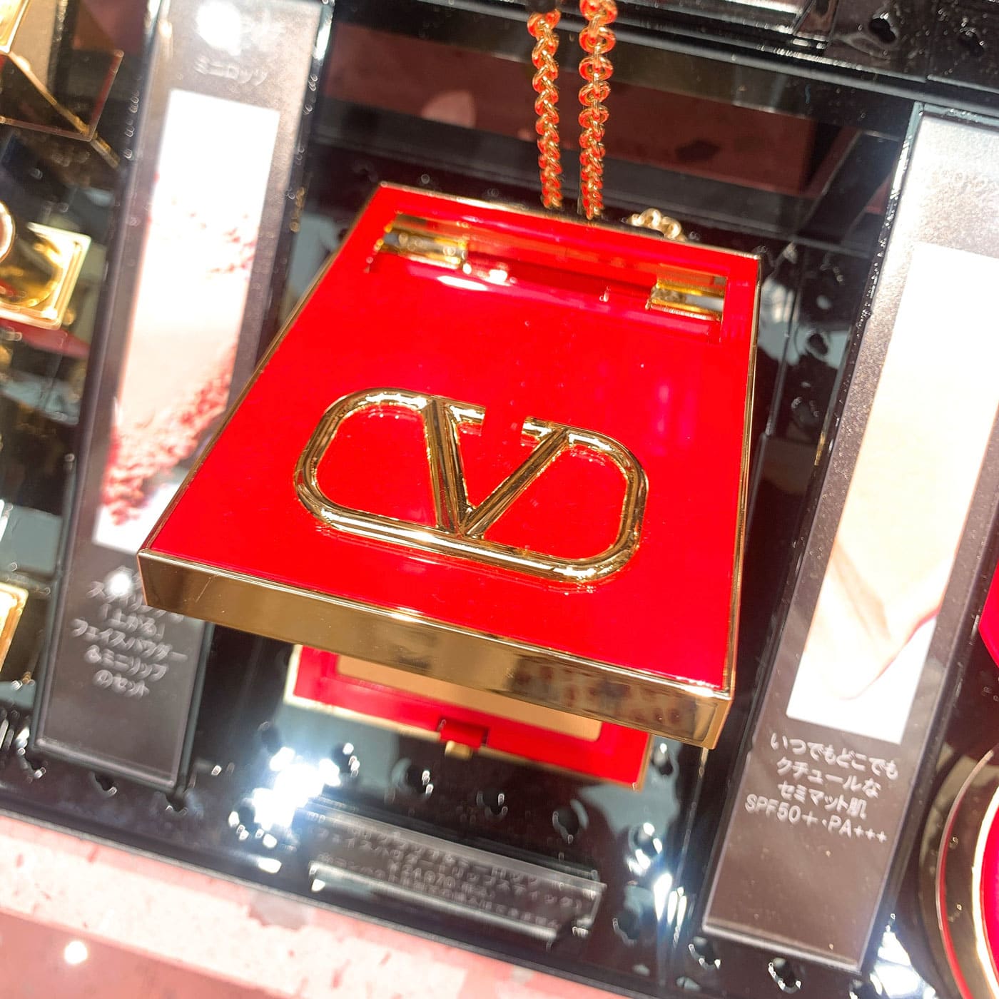 速報！【本日OPEN】ヴァレンティノ ビューティ 表参道ストアの映え