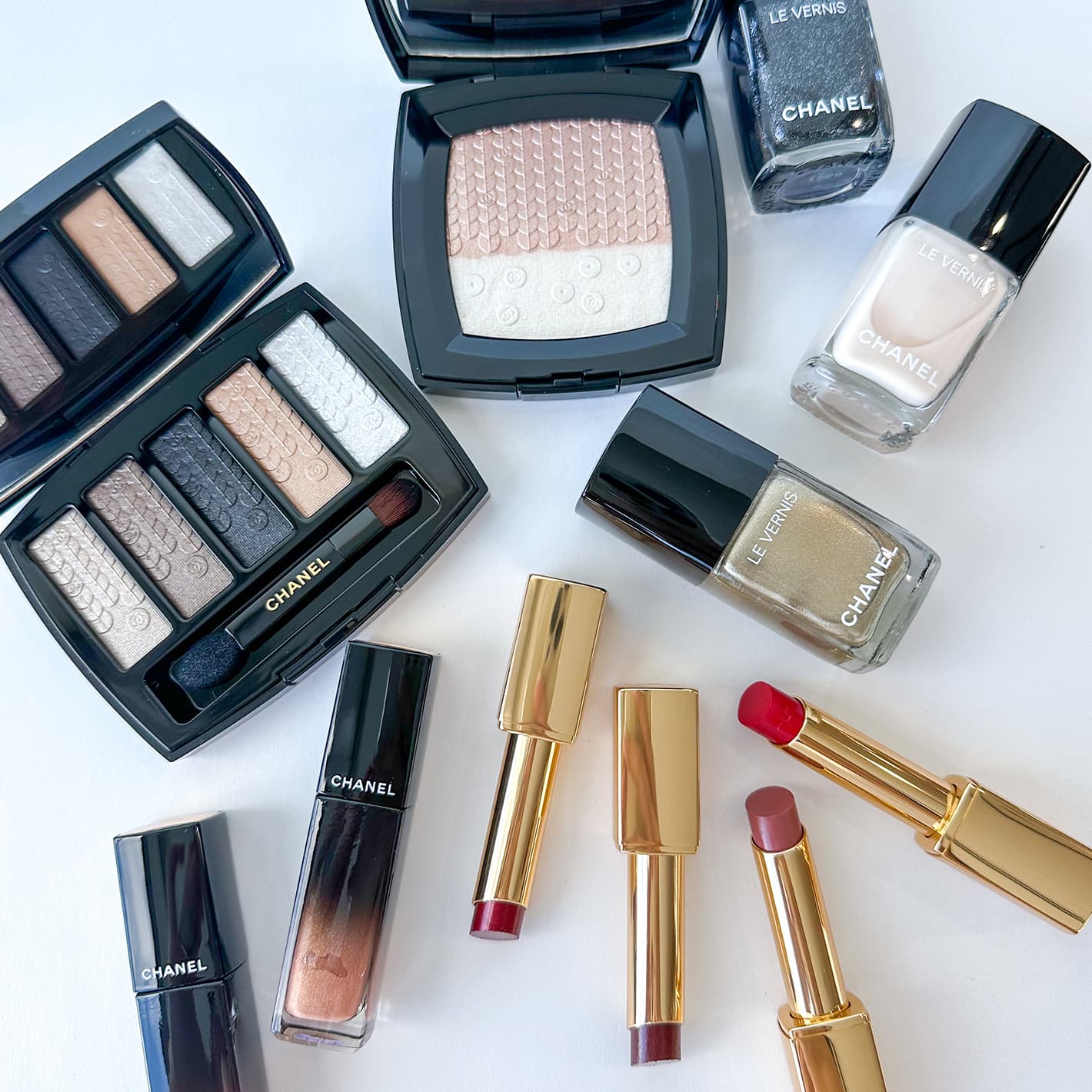 Chanel ホリデーコレクションパレット CHANEL(シャネル)ホリデー2024】初めて見た、パレットが＂美人＂な