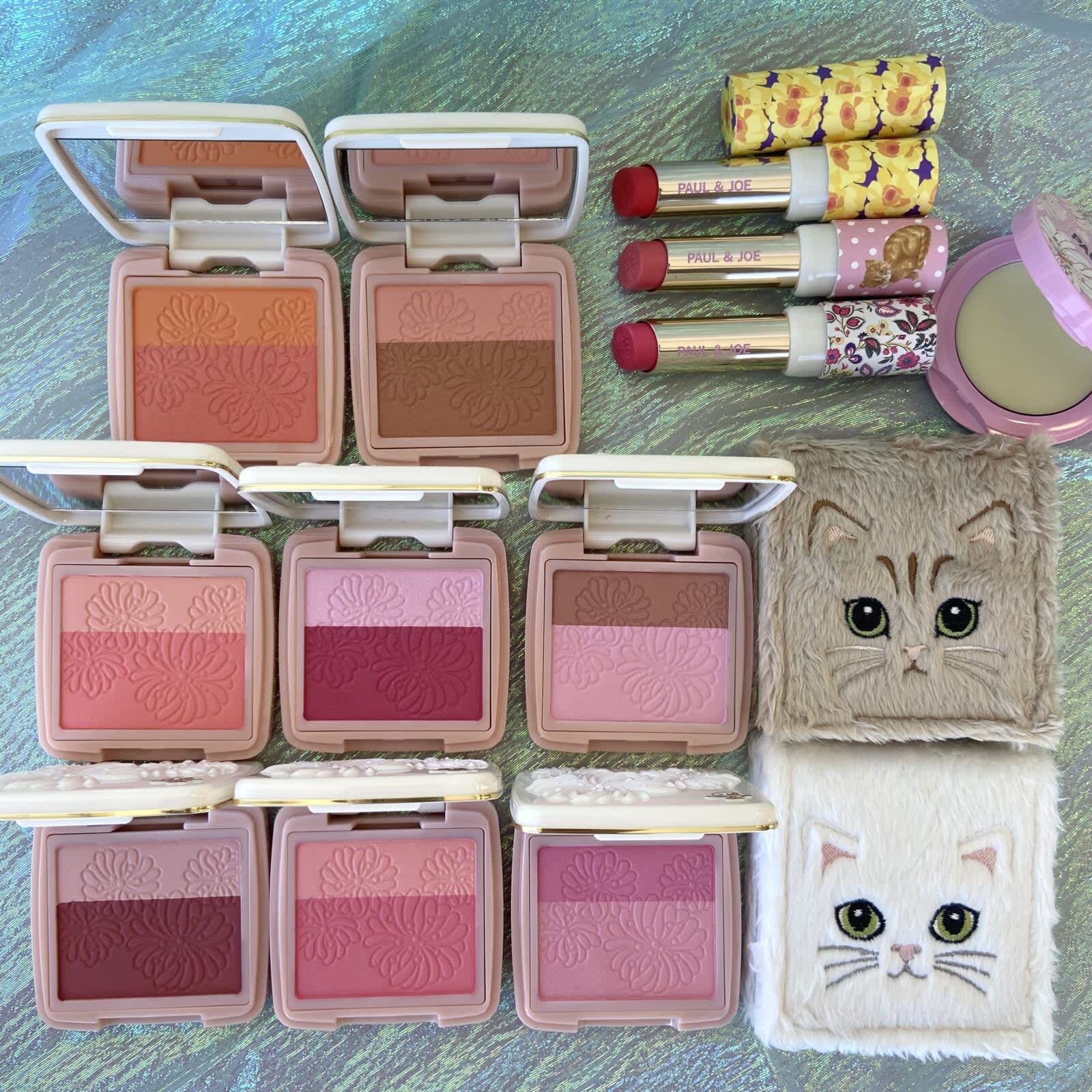 PAUL & JOE BEAUTE（ポール & ジョー ボーテ）限定猫柄チーク 春コスメ・ポルジョ】本日解禁！かわすぎる猫チークがお披露目