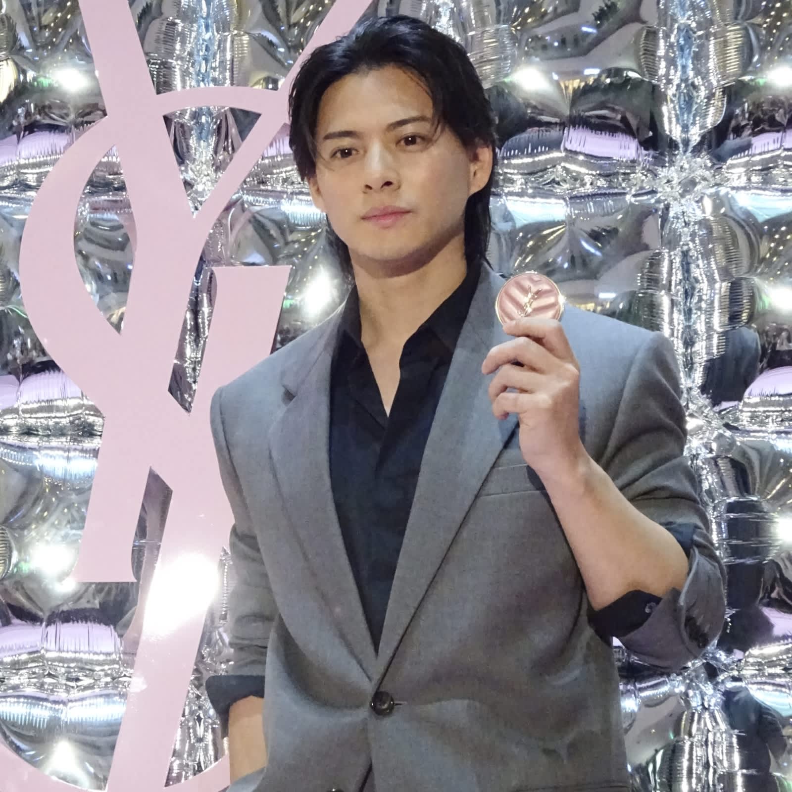 平野紫耀】YSL BEAUTYのチークでセクシーな雰囲気に♡使用コスメ一覧も 