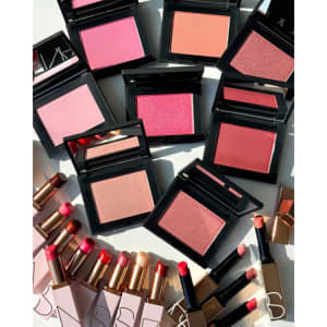 NARS ナーズ ライトリフレクティング プリズマティックパウダー｜美容