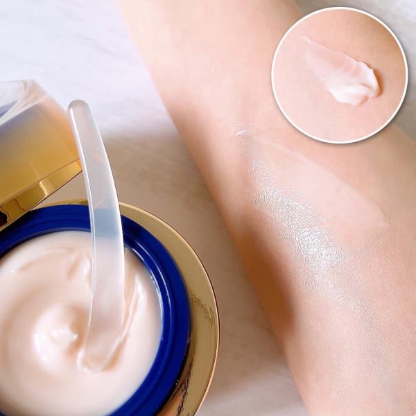 SHISEIDO バイタルパーフェクションシュプリームクリーム コンセントレート