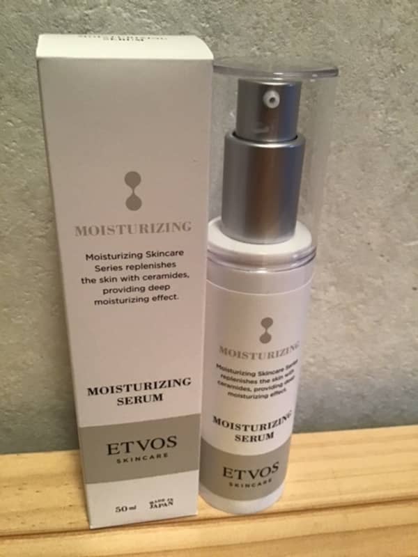 少し訳あり新品エトヴォスモイスチャライジング化粧水＆セラム＆コアコンセントレート 少し難あり新品エトヴォスモイスチャライジング化粧水＆セラム