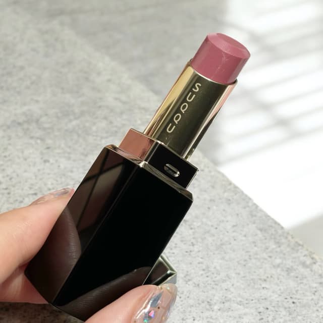 niniさんの「SUQQU モイスチャー グレイズ リップスティック」の