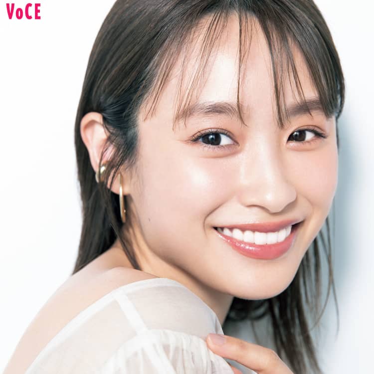 高橋愛の 笑顔力 の秘密は目と歯の白さにアリ 透明感の決め手は歯と白目 美容メディアvoce ヴォーチェ 高橋愛の 笑顔力 の秘密は目と歯の白さにアリ 透明感の決め手は歯と白目 美容メディアvoce ヴォーチェ