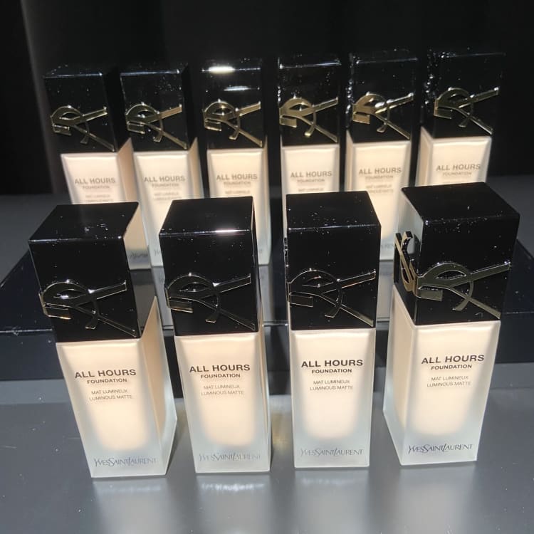 Yves Saint Laurent ファンデーション