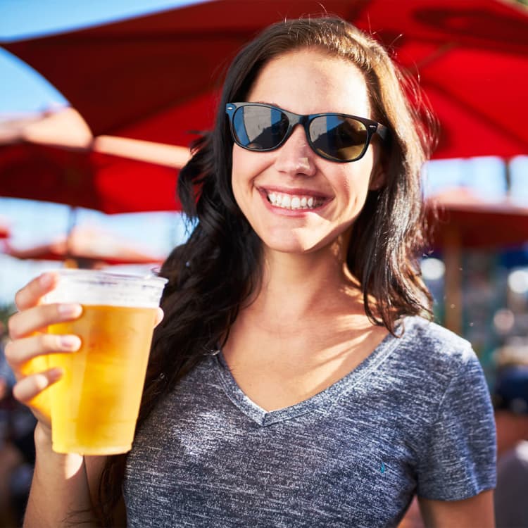 ビールが美味しい季節でもがぶ飲み注意。夏の飲み会、「ビールよりも太らない1杯」はコレ!