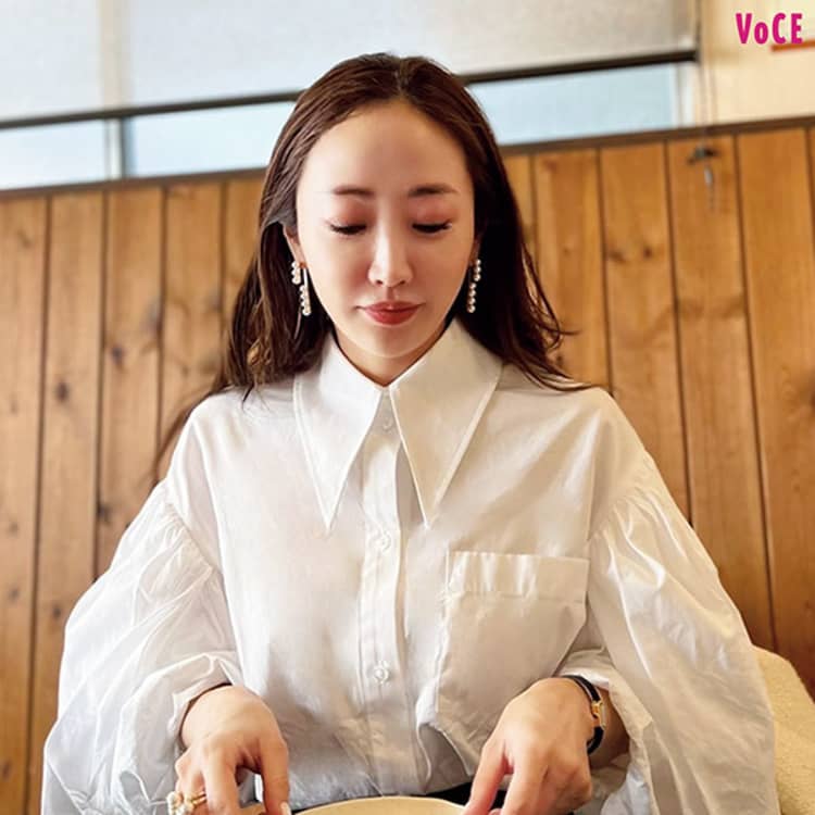 神崎恵】赤リップが主役のフレッシュな最旬メイク！【神崎恵