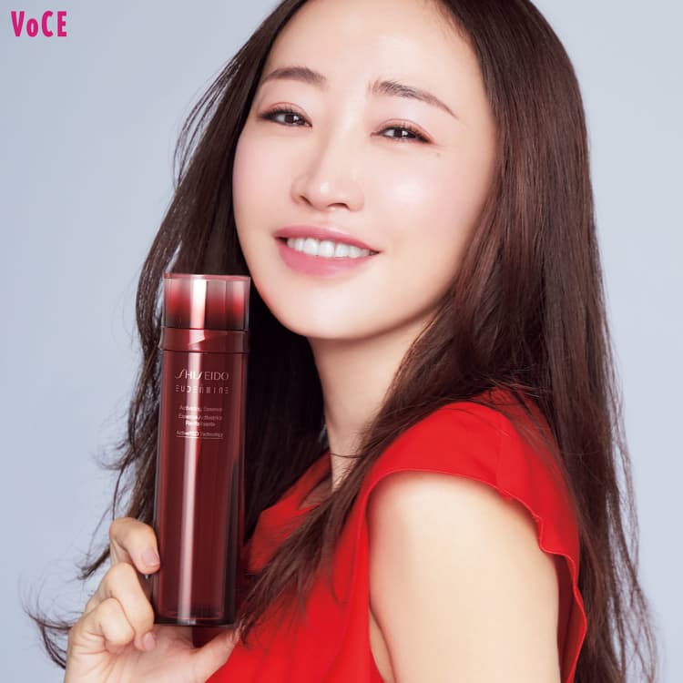 神崎恵×オイデルミン「ずっとともに生きていく。そんな予感あふれる新名品化粧水に出合えた」