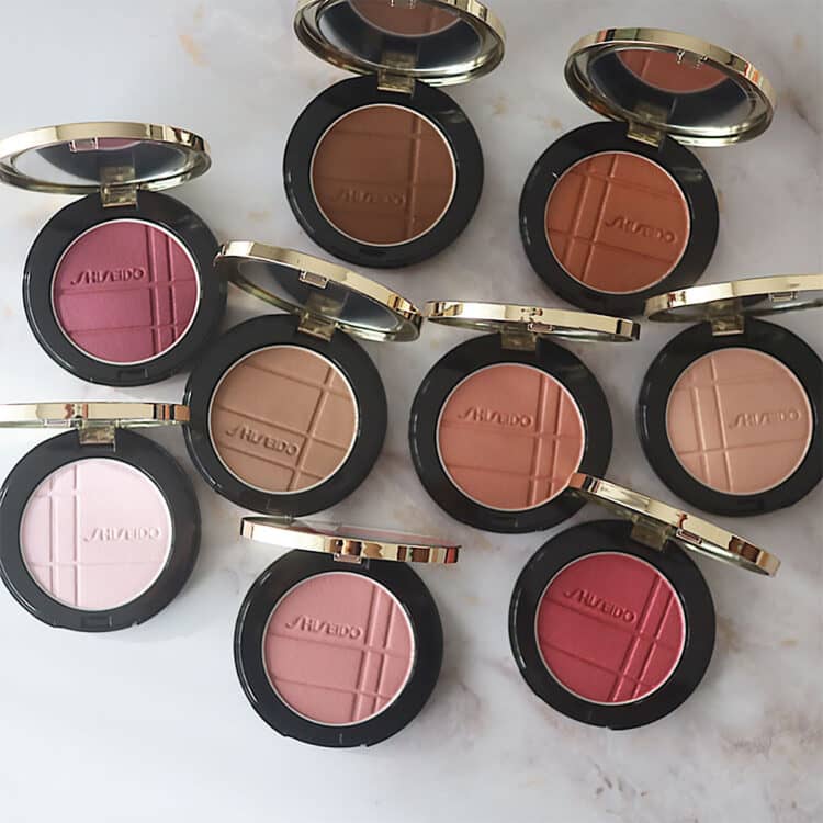 進化したコスメデコルテの「アイグロウジェム スキンシャドウ」全色