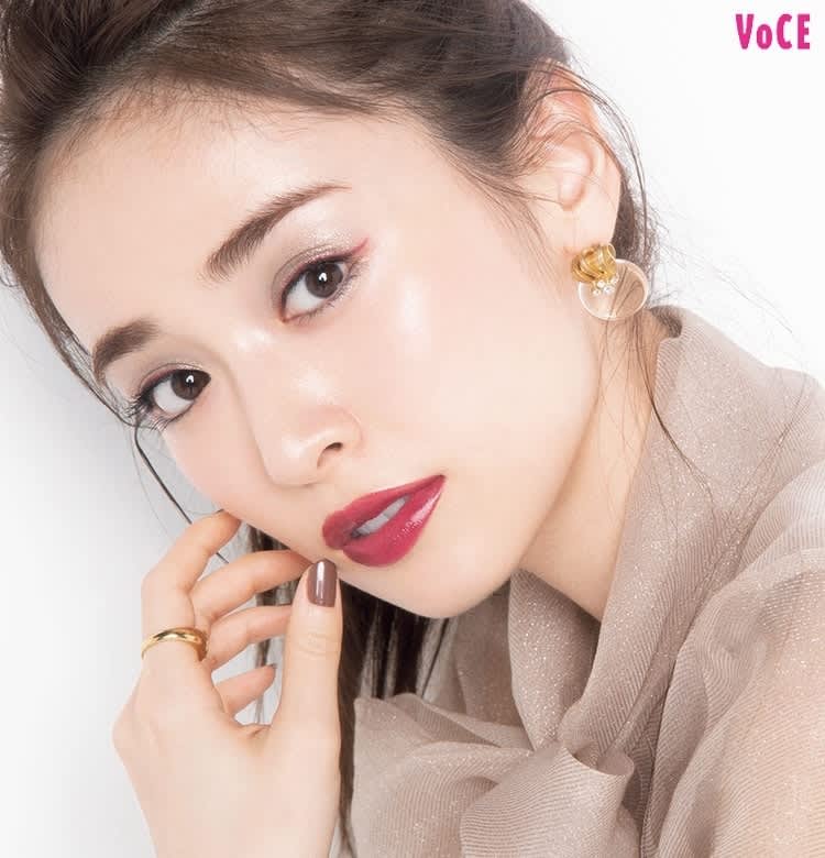泉里香 Diorのシルバーラメで輝き盛りeyeメイク ビューティニュース 美容メディアvoce ヴォーチェ 泉里香 Diorのシルバーラメで輝き盛りeyeメイク ビューティニュース 美容メディアvoce ヴォーチェ