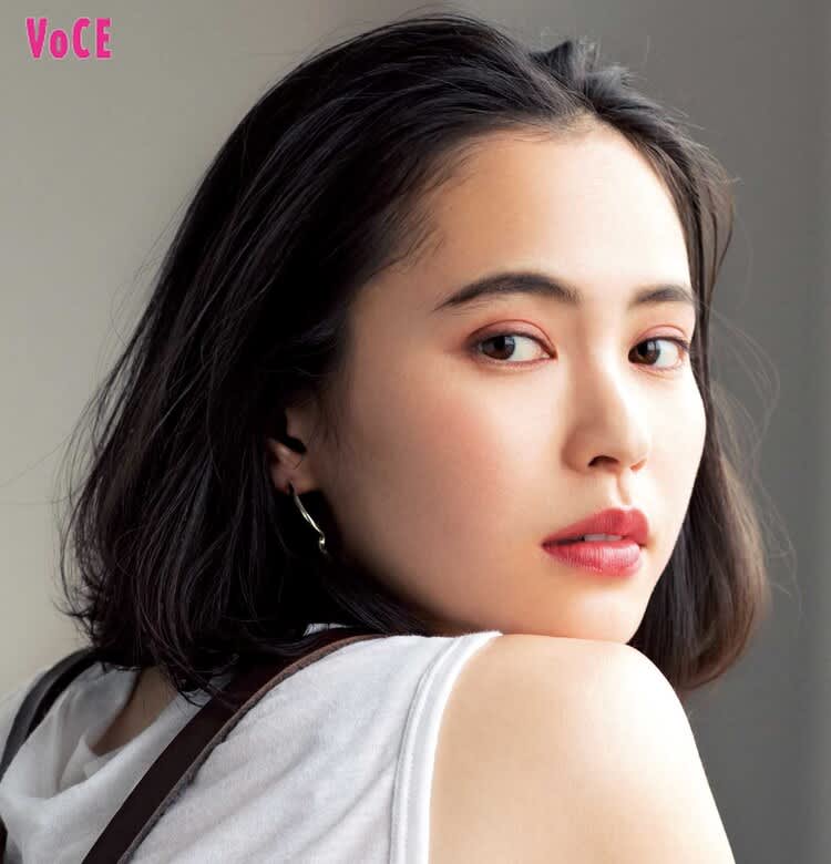 比留川游の夏メイク 大人な赤のワントーンメイク 真似しやすい ビューティニュース 美容メディアvoce ヴォーチェ 比留川游の夏メイク 大人な赤のワントーンメイク 真似しやすい ビューティニュース 美容メディアvoce ヴォーチェ