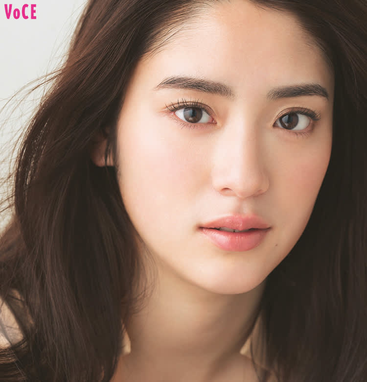 そうだったのか 眉のお悩みq 038 Aズバリ6選 左右対称に描くには ビューティニュース 美容メディアvoce ヴォーチェ そうだったのか 眉のお悩みq 038 Aズバリ6選 左右対称に描くには ビューティニュース 美容メディアvoce ヴォーチェ