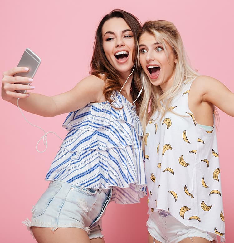 ビューティニュース サクッと撮ってもキレイ 奇跡の１枚 ズルい自撮りのコツ 美容メディアvoce ヴォーチェ